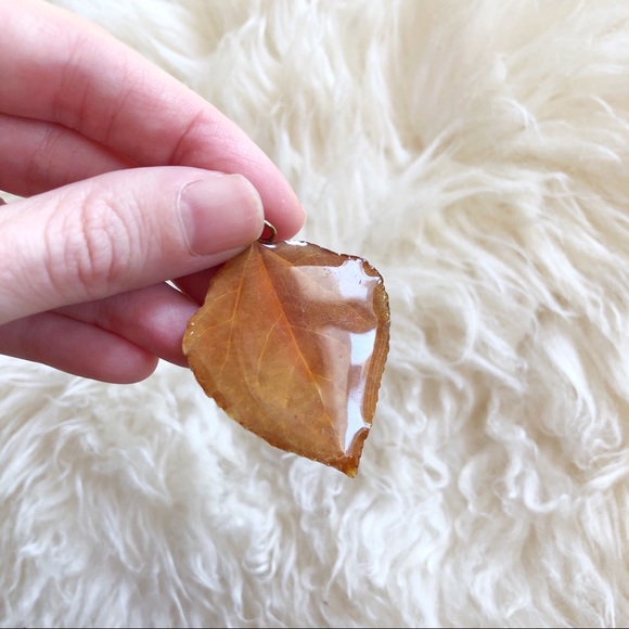 LEAF Necklace Keychain Lightweight Resin Pendant - Picture 1 of 5